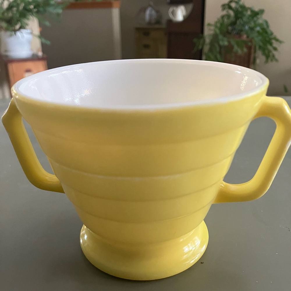 Vintage Hazel Atlas sugar bowl.